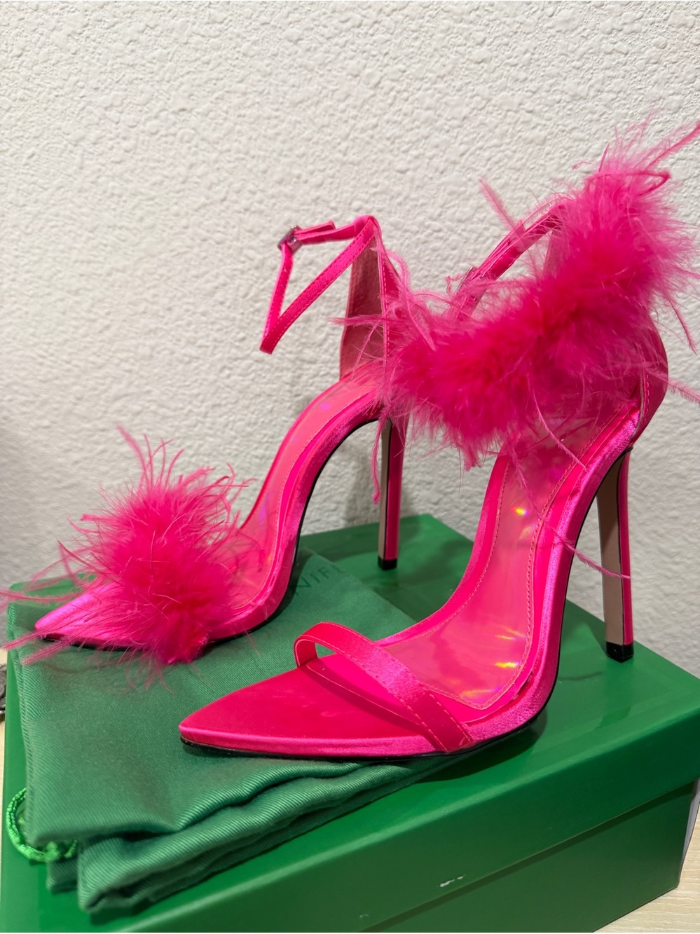 JLO Jennifer Lopez x REVOLVE Heels in Fuchsia - Size 7.5 NEW IN BOX